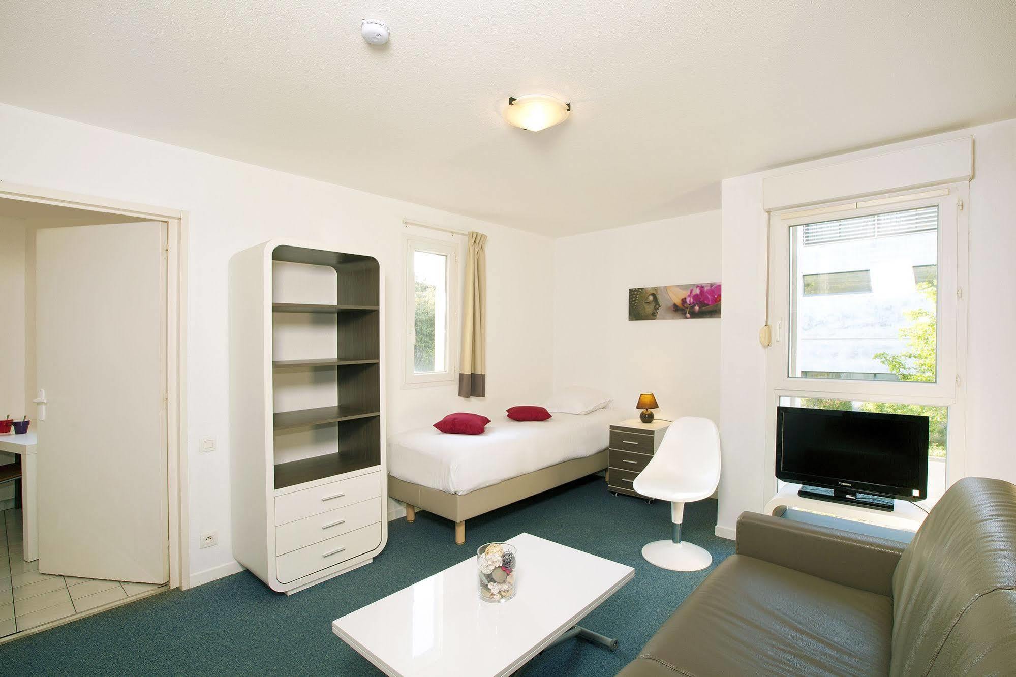 Sejours & Affaires La Rochelle Les Minimes Aparthotel Exterior photo