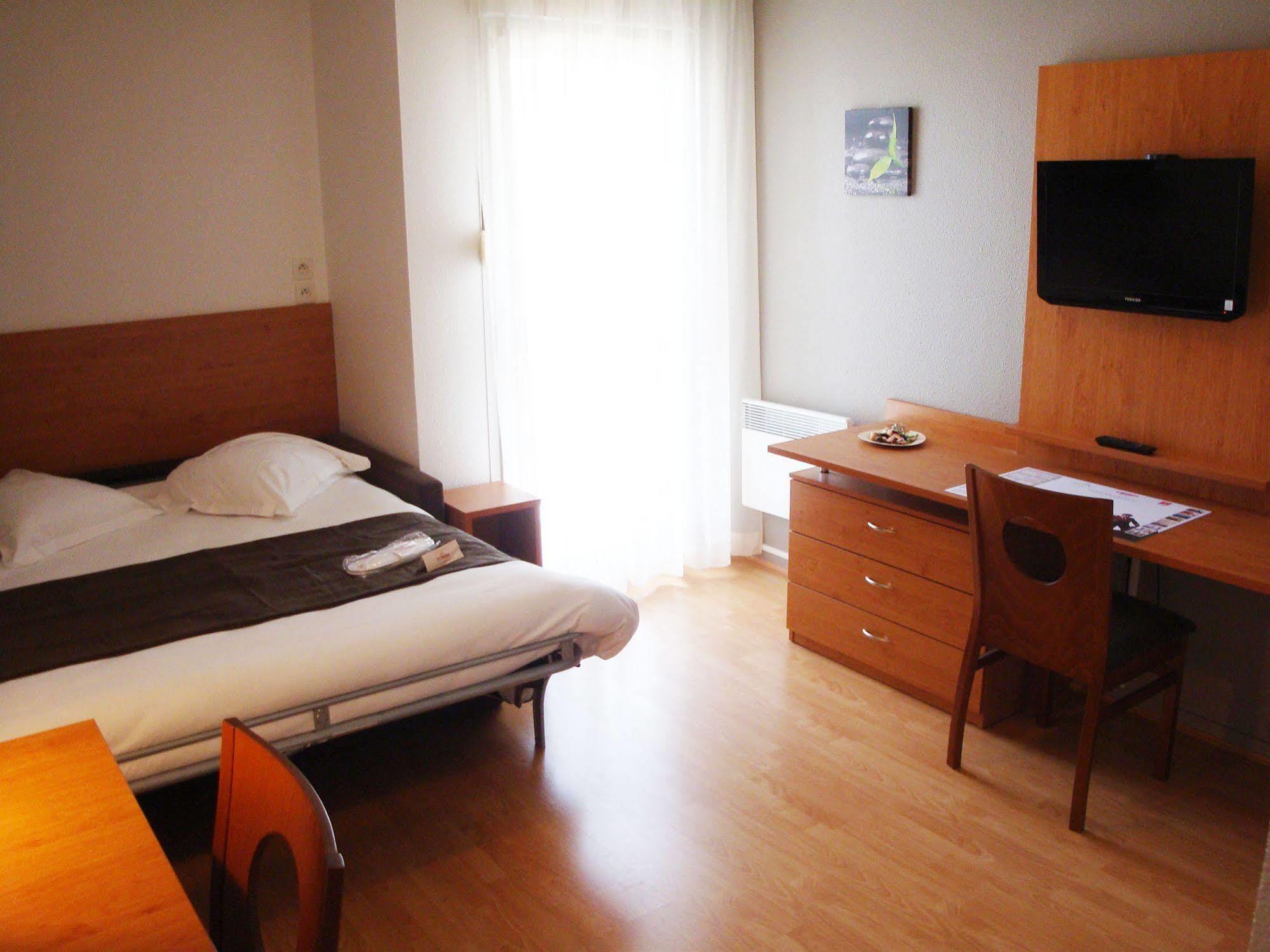 Sejours & Affaires La Rochelle Les Minimes Aparthotel Exterior photo