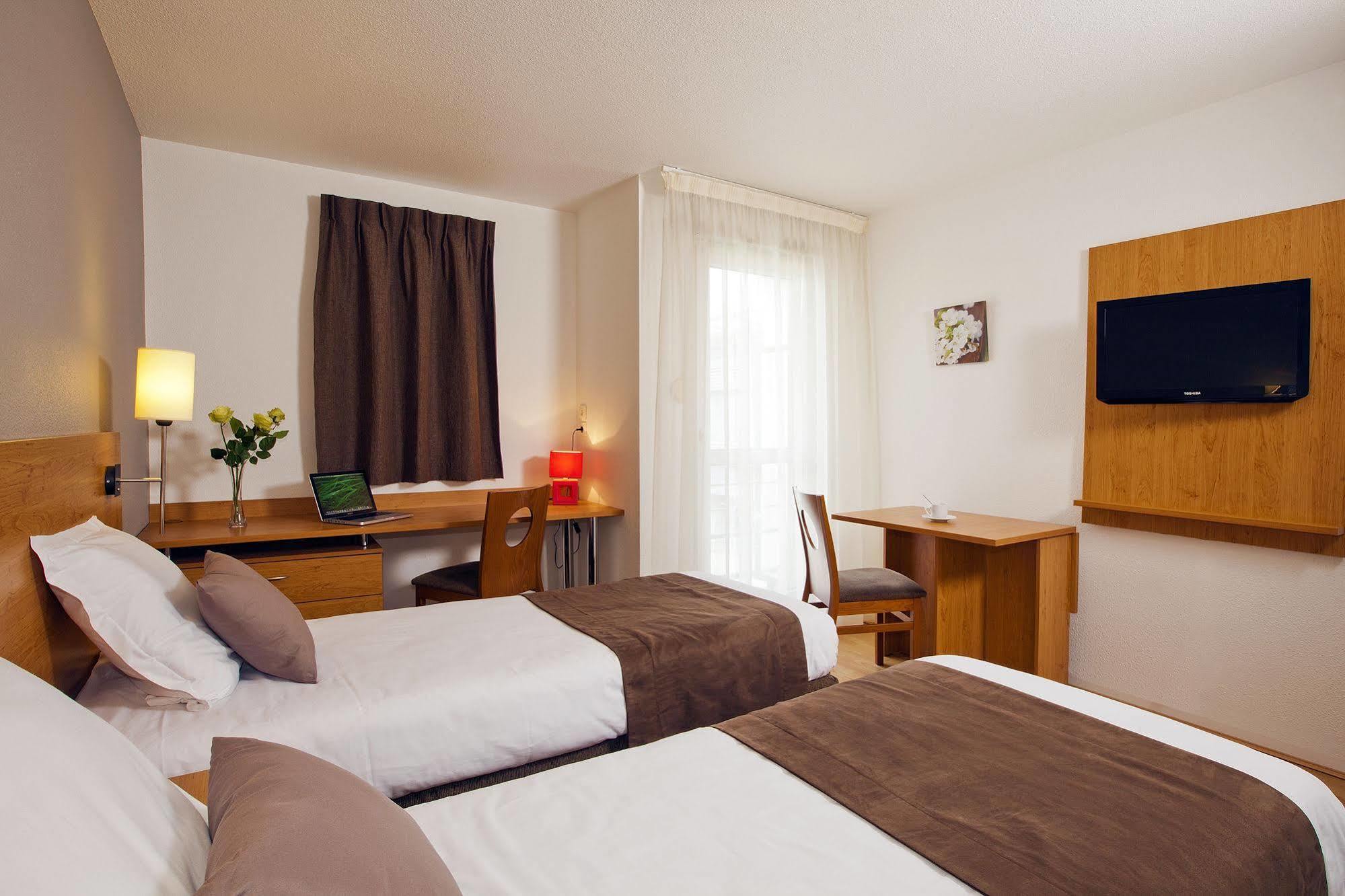 Sejours & Affaires La Rochelle Les Minimes Aparthotel Exterior photo