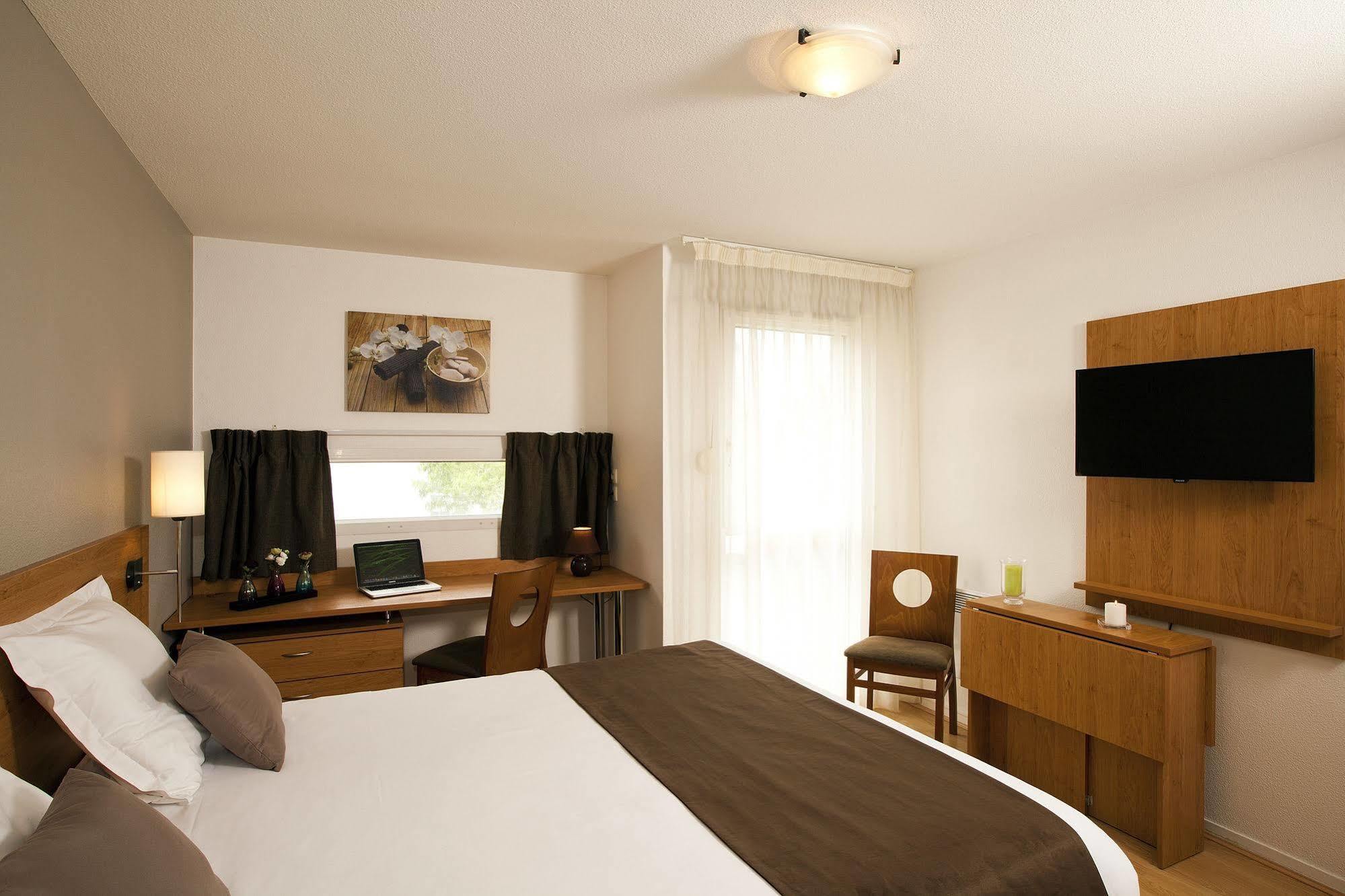Sejours & Affaires La Rochelle Les Minimes Aparthotel Exterior photo