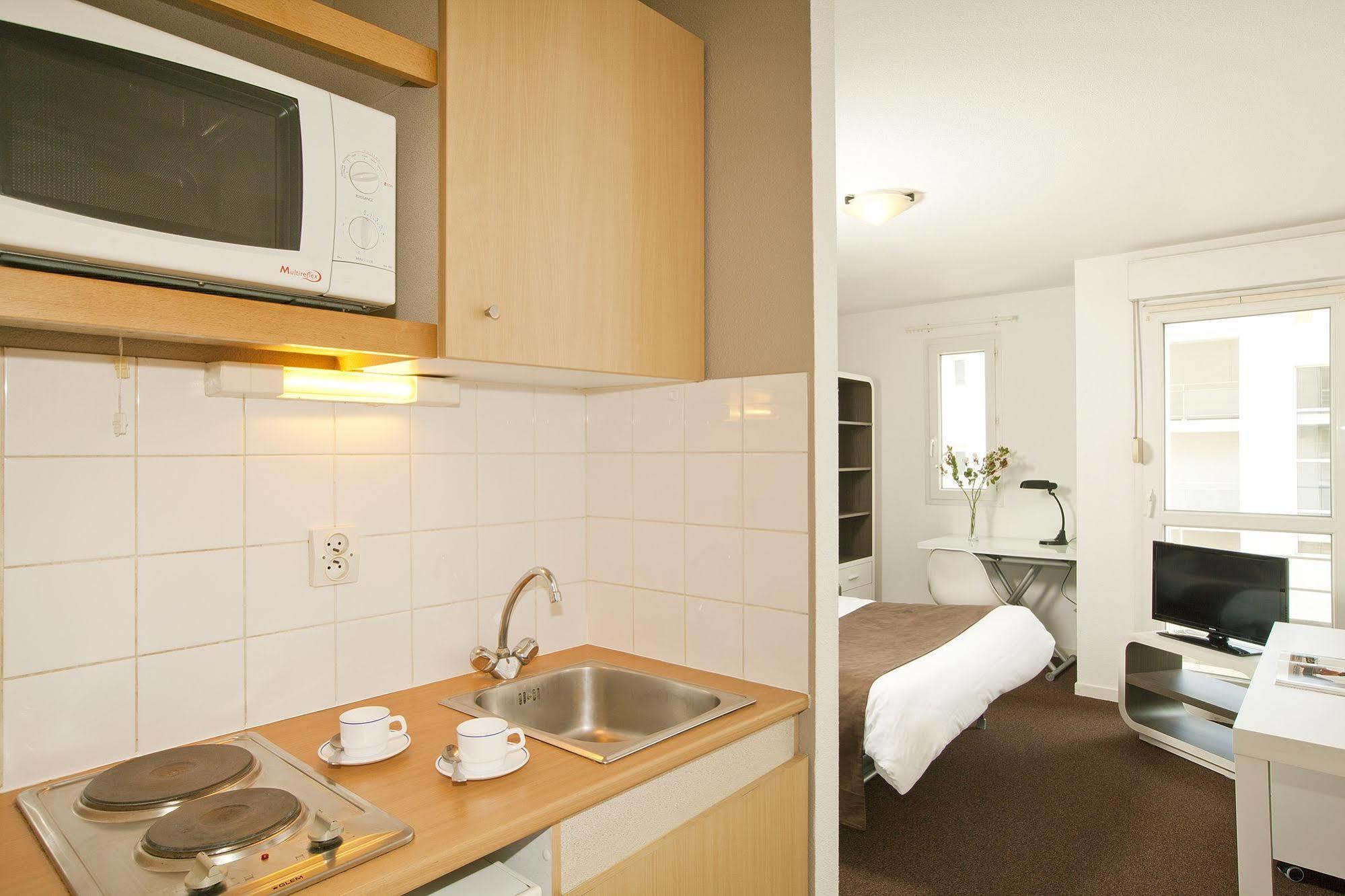 Sejours & Affaires La Rochelle Les Minimes Aparthotel Exterior photo